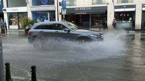 Orages, trombes d’eau, vents violents les images du déluge à .